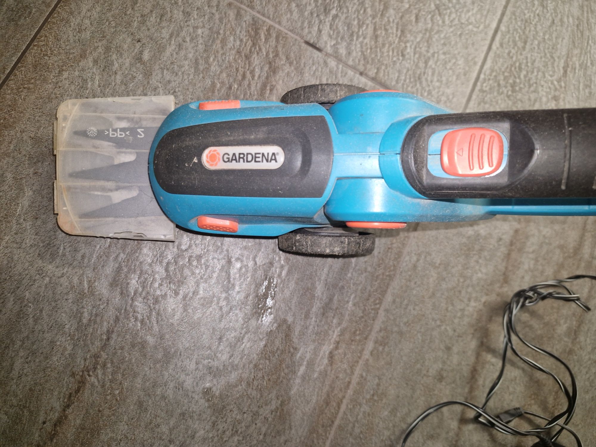 Gardena nożyce akumulatorowe classicut 8885 trzonek 8899
