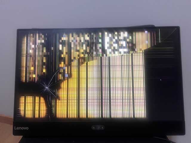 Computador  Táctil Lenovo ( ecran estalado)