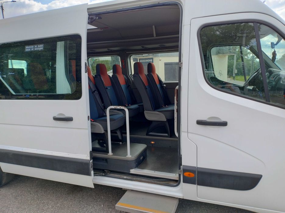 Autobus Renault Master 17-osobowy
