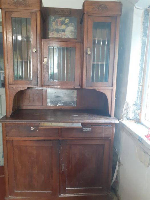 Продам старовинний буфет