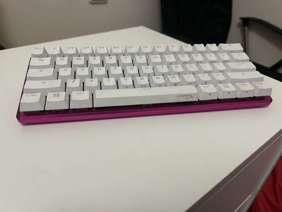 Teclado Mecânico HyperX Alloy Origins 60 Rosa — Como Novo!
