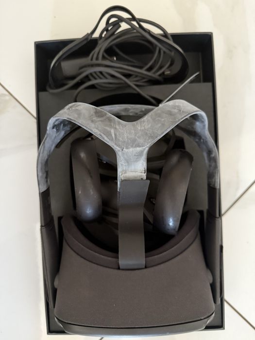 Продам Oculus quest 128 GB