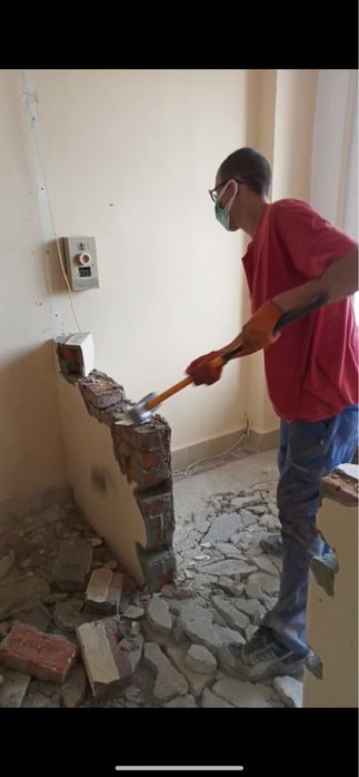Демонтаж плитки ,стяжки ,дверей квартир,офісів