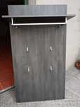 Estante com cabides
