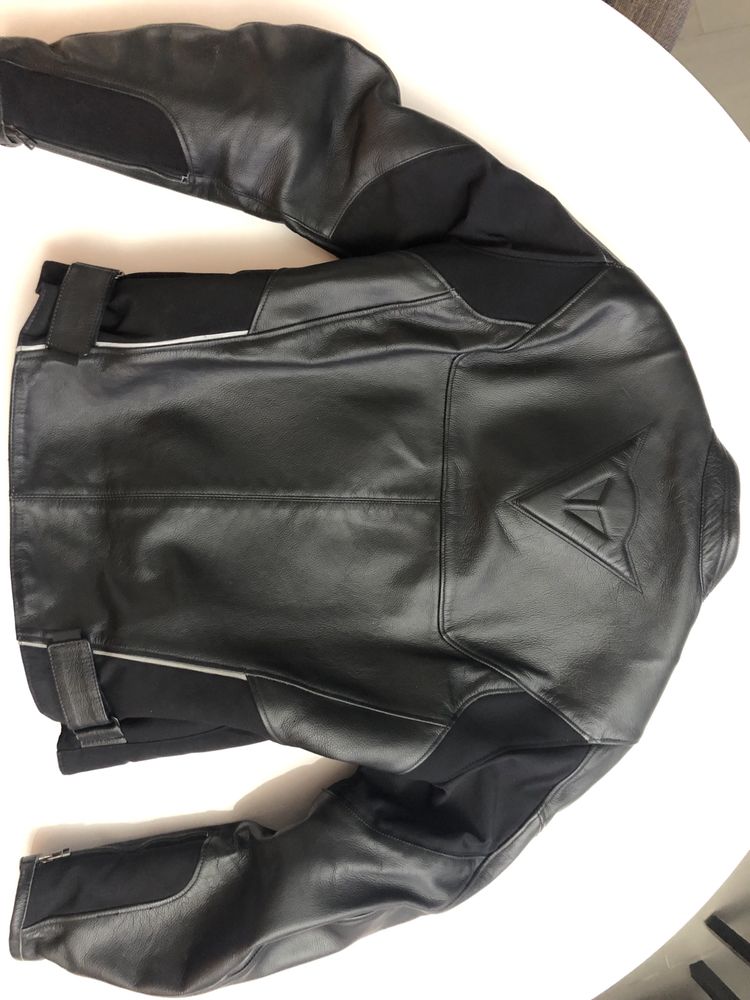 Casaco motard dainese em pele tamanho 52