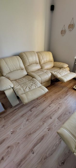 Zestaw wypoczynkowy.  Sofa 3-osobowa + 2 fotele z funkcją relax