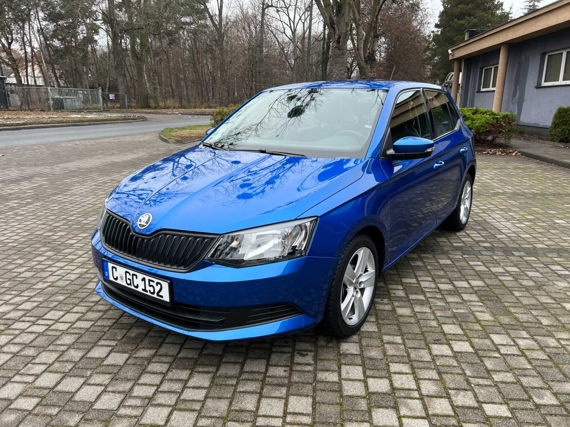 Tanirent.pl - wynajem samochodów - Skoda Fabia lub podobny