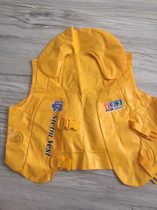 Надувной жилет intex на 3-6 лет