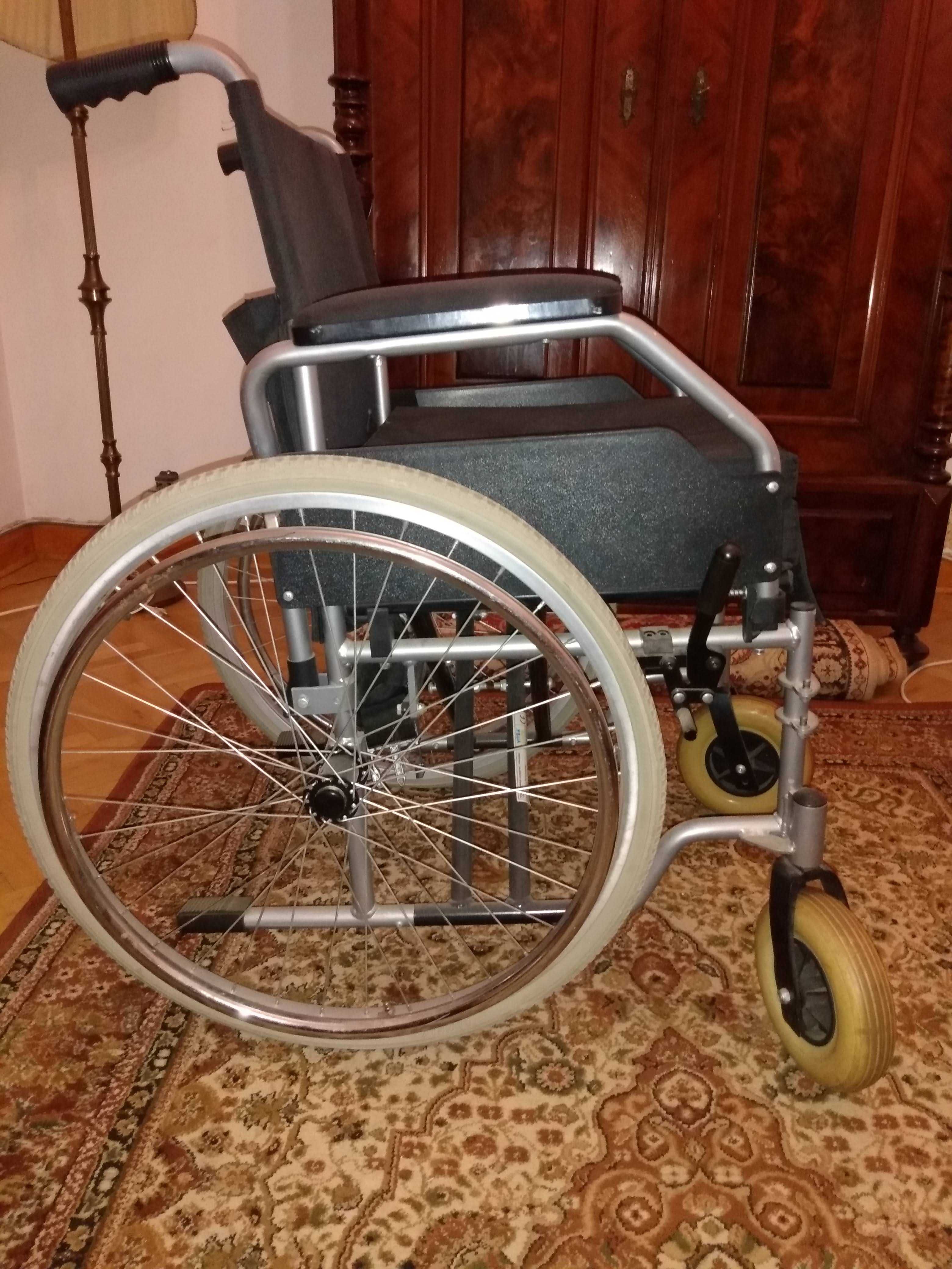 Wózek inwalidzki VITEA CARE, mało używany,w dobrym stanie.Lekki