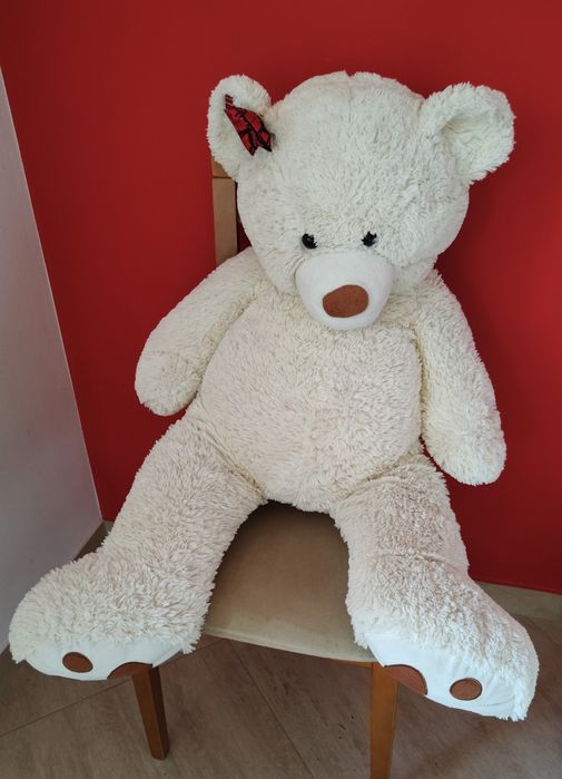 Duży, puszysty biały miś, przytulanka, na prezent, do dekoracji