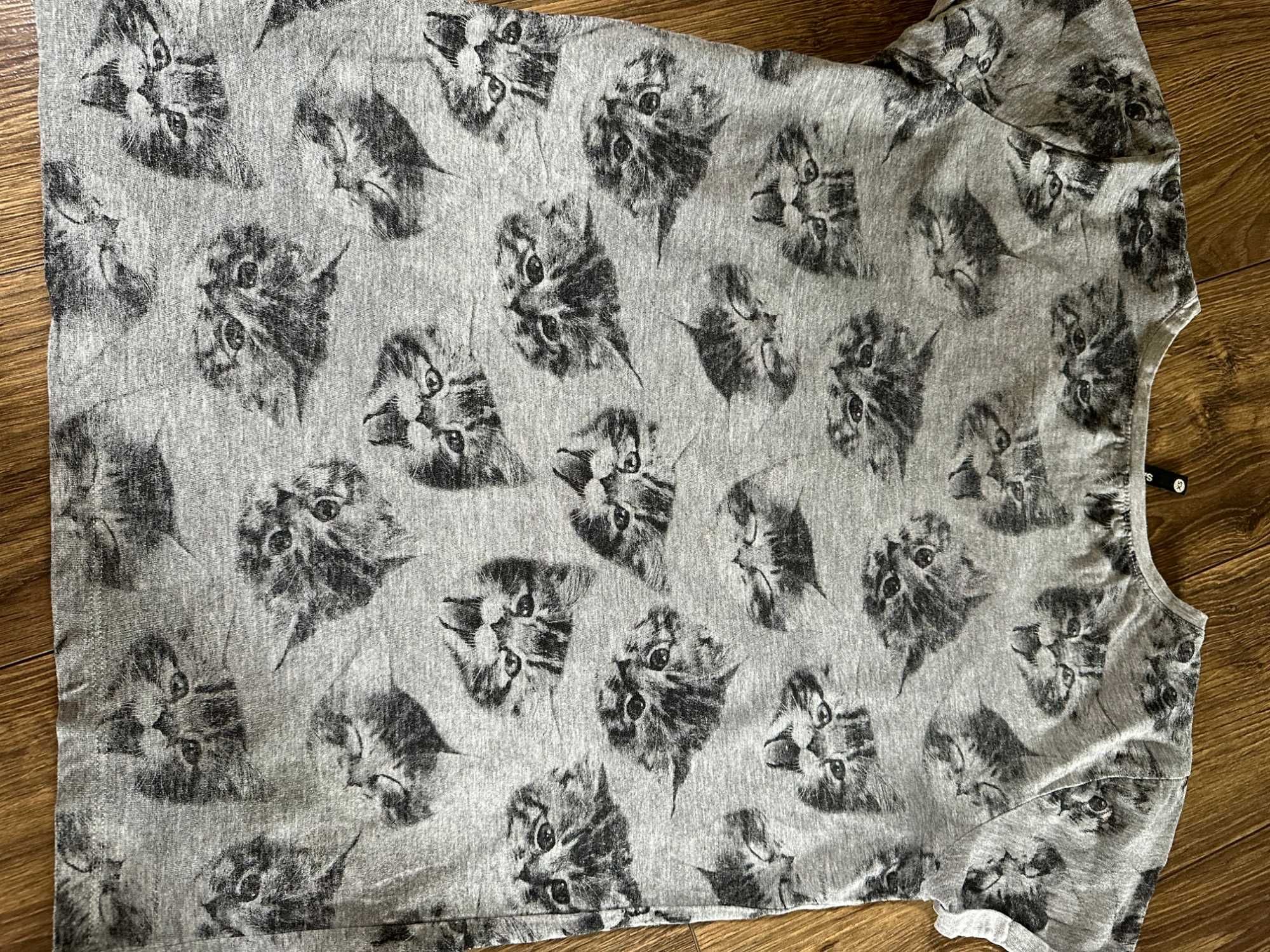 crop top bereshka i koszulka w koty
