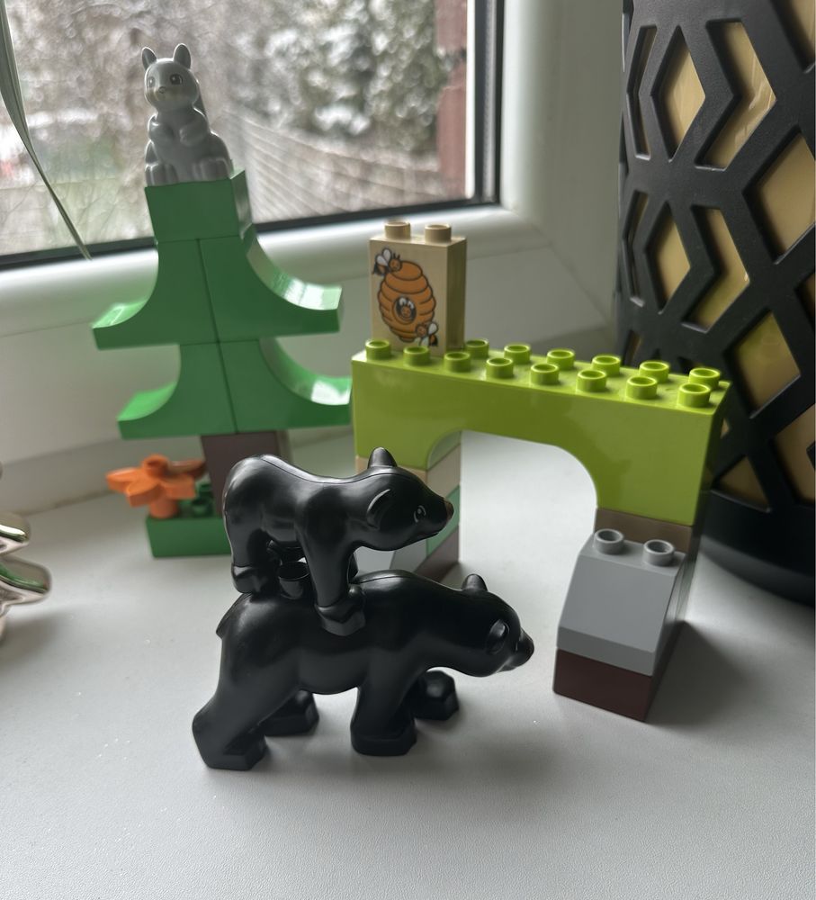 Klocki Lego duplo Niedźwiedzie grizzly jaskinia wiewiórka pszczoła