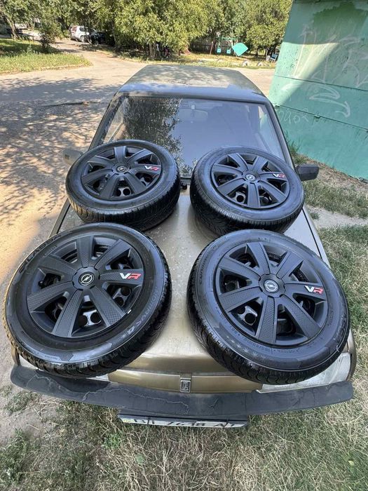 R15 185/65Продам зимовий набір шин 4500за набір з  новими ковпаками