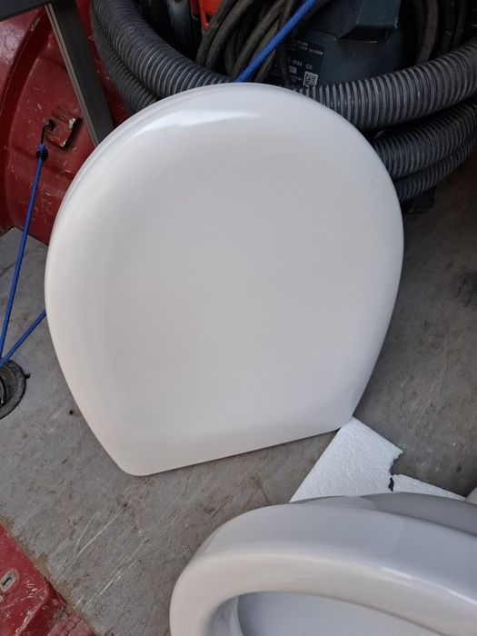 Misa wc wisząca Cersanit nowa z deską woln opadająca