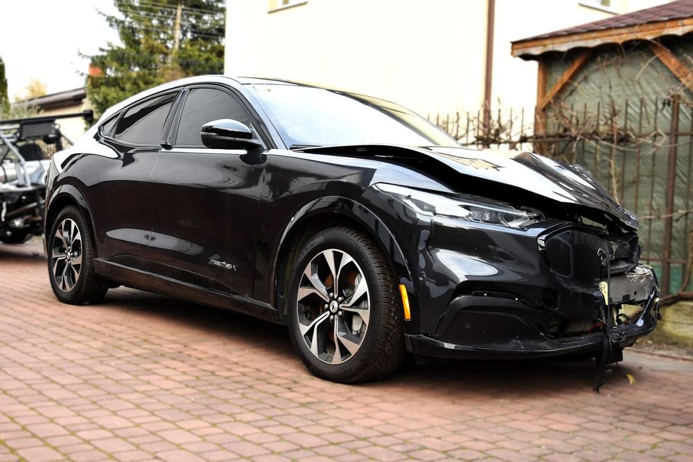 Ford Mustang Mach-E * AWD * 351hp * 2 silniki * Long Range * 1400km przebiegu