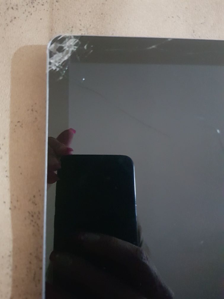 Tablet Huawei uszkodzony