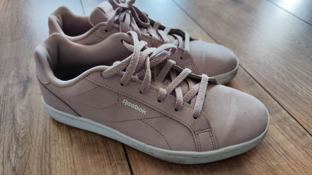 Buty reebok pudrowy róż jak nowe