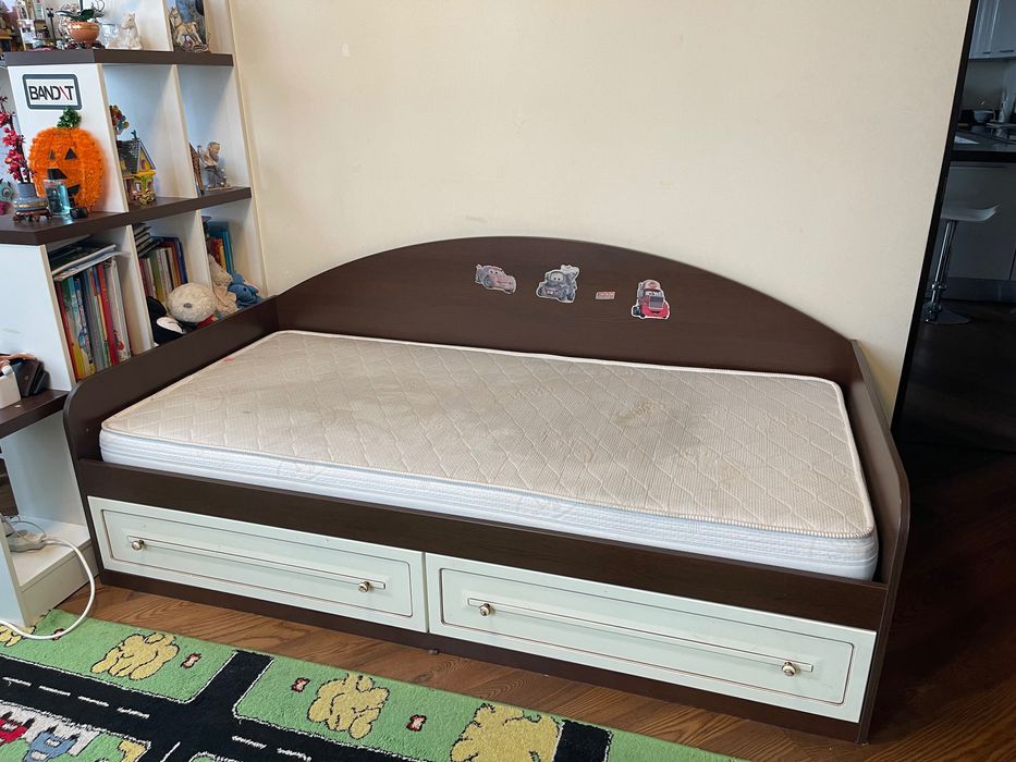 Дитяче ліжко 90*190 , матрац та зйомне перило для страхування