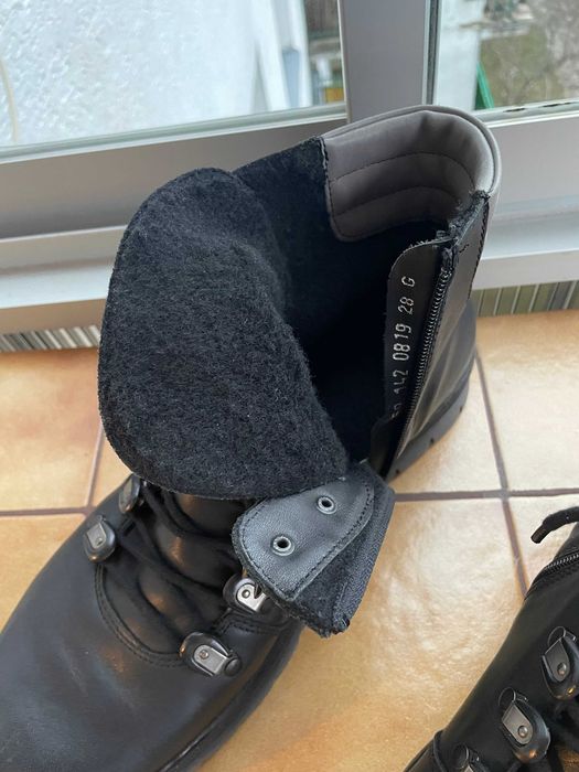 Skórzane ocieplane buty zimowe 43