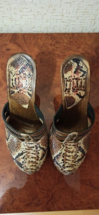 Женские кожаные босоножки Kingad Mordi La Vita. Размер 38.