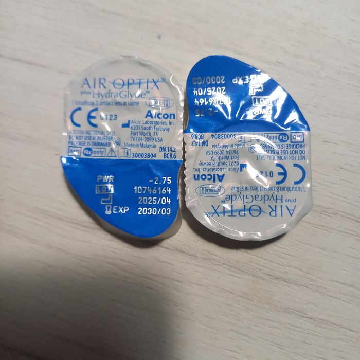 лінзи AIR OPTIX plus