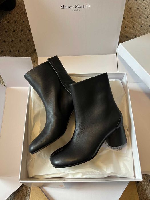 Krótkie botki Maison Margiela wykonane z czarnej skóry naturalnej r.38