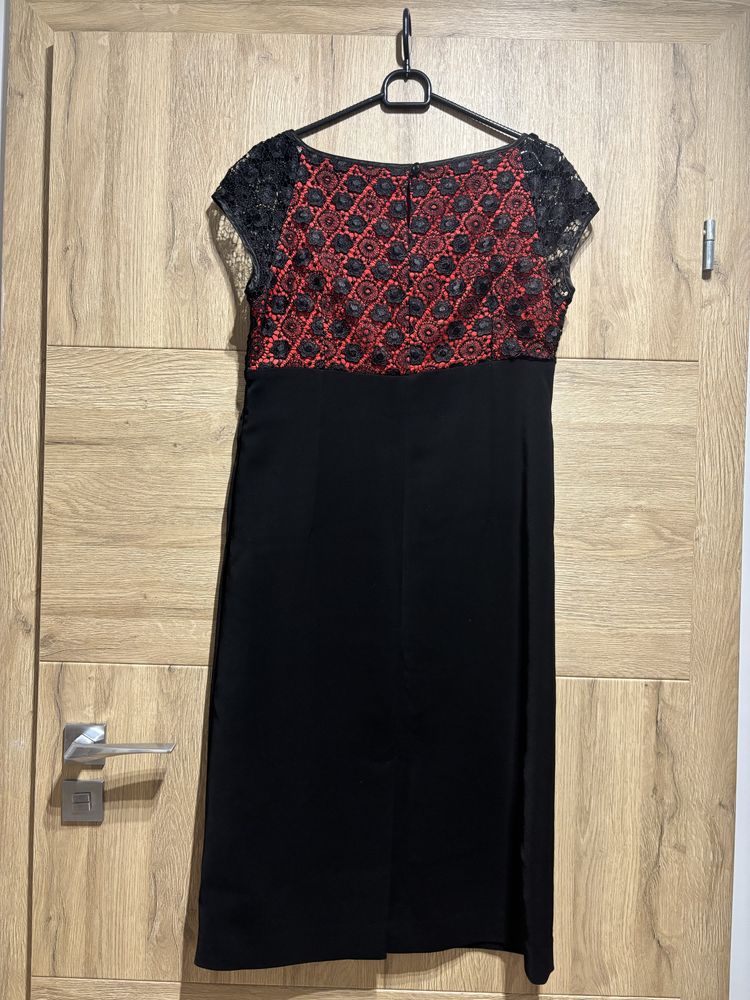 L 40 Jass czarna sukienka czerwona góra kwiaty elegancka do biura midi