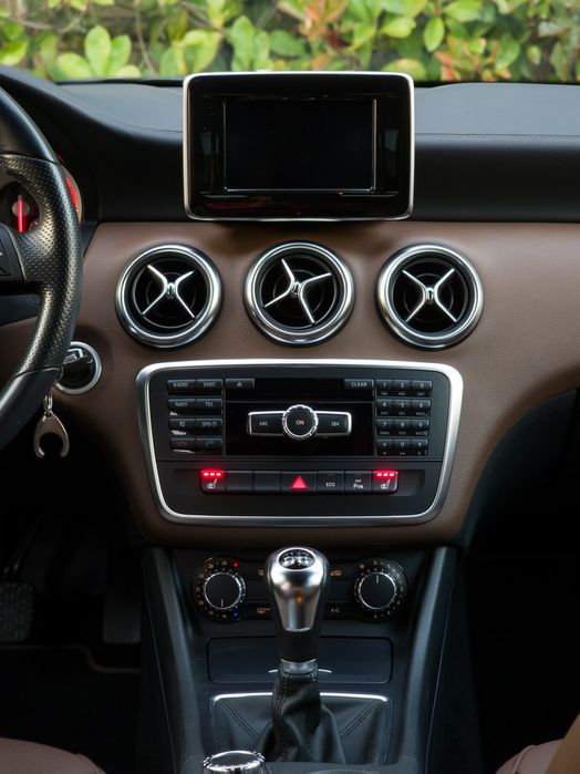Mercedes-Benz A 200 CDI *configuração unica*