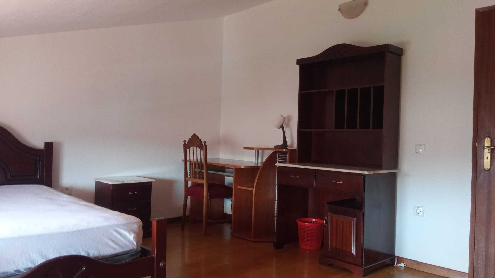 3 quartos em São Martinho do Bispo