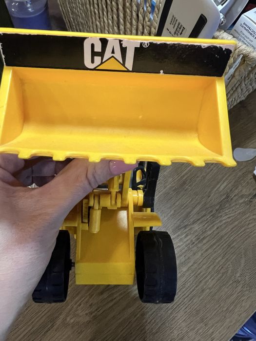 Машинка трактор з ковшем Cat