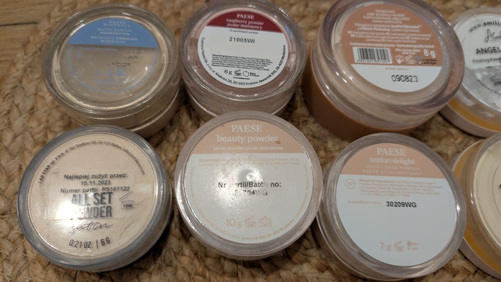 Sprzedam 13 sypkich pudrów