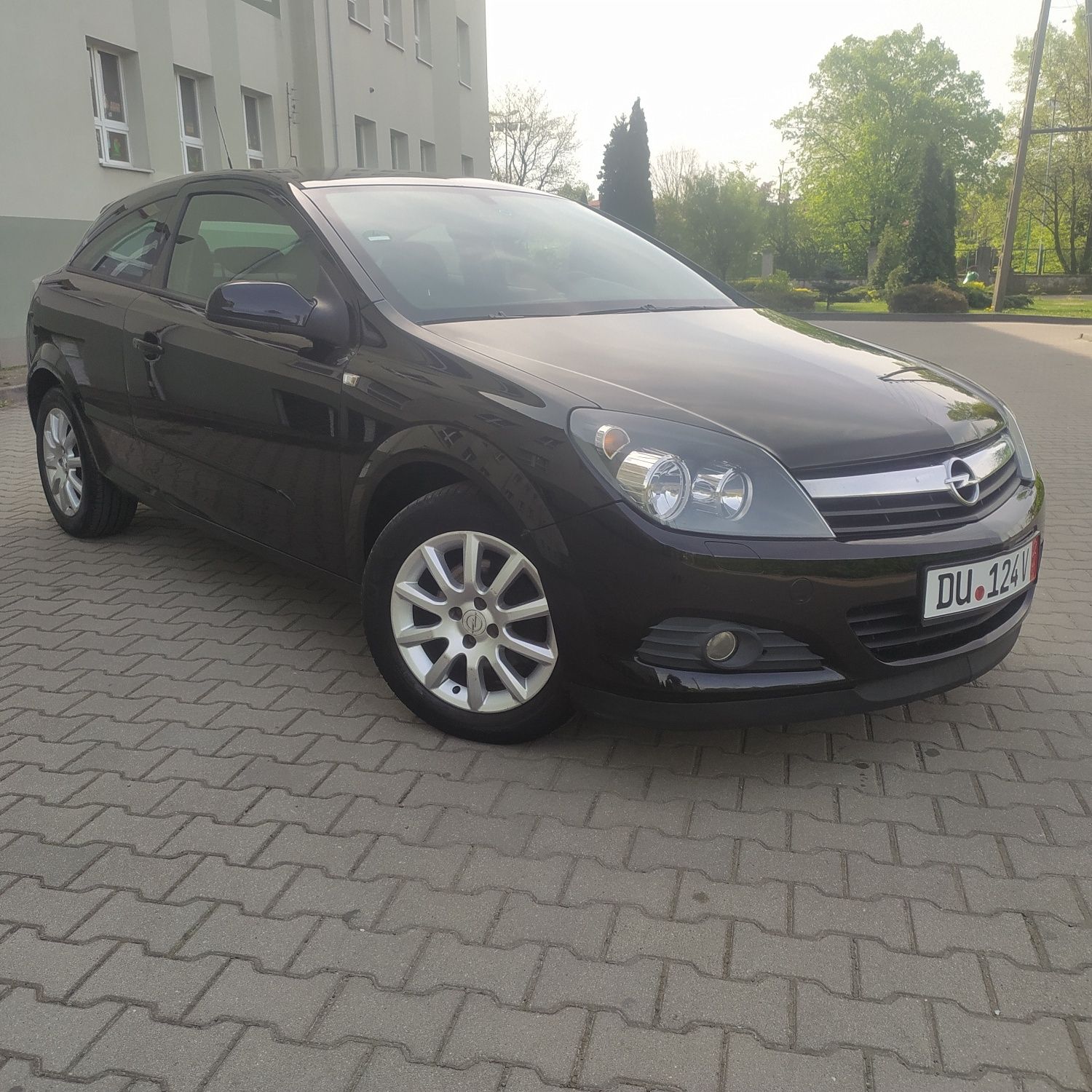 Opel Astra GTC 1.6 pb ładny stan książka serwisowa