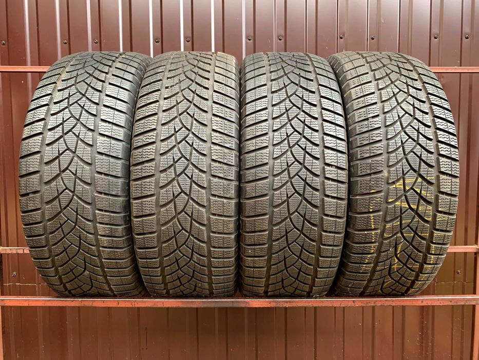 235/50 R20 GoodYear UltraGrip Performance +. Шини зимові 4 шт.