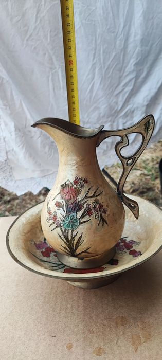 Jarra e prato em  bronze