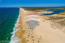 Terreno lagoa de Melide junto ao Mar