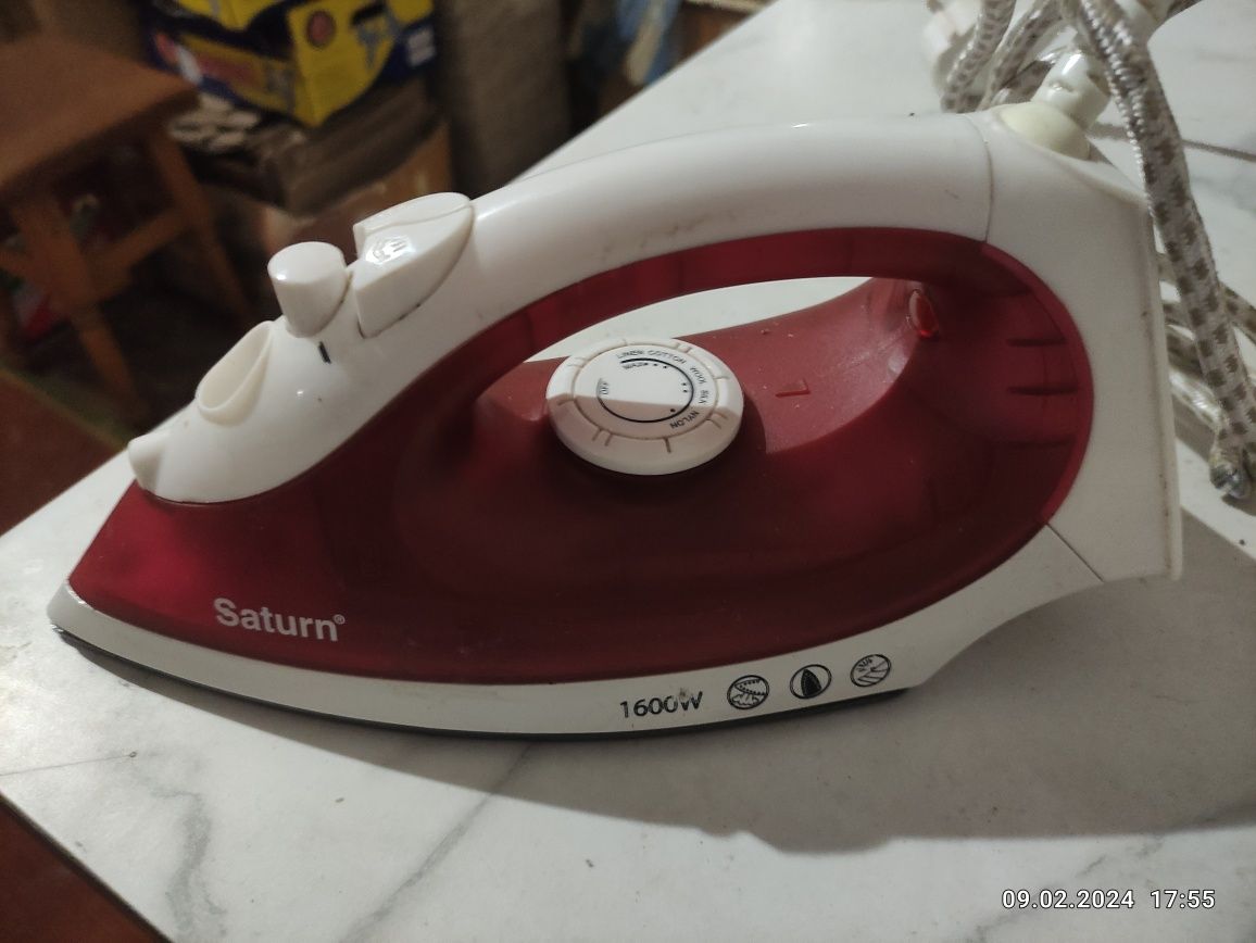 Утюг Saturn 1600w