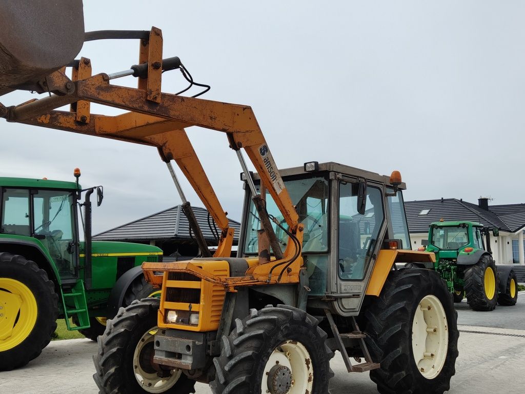 Renault 75.14 z turem i łyżką