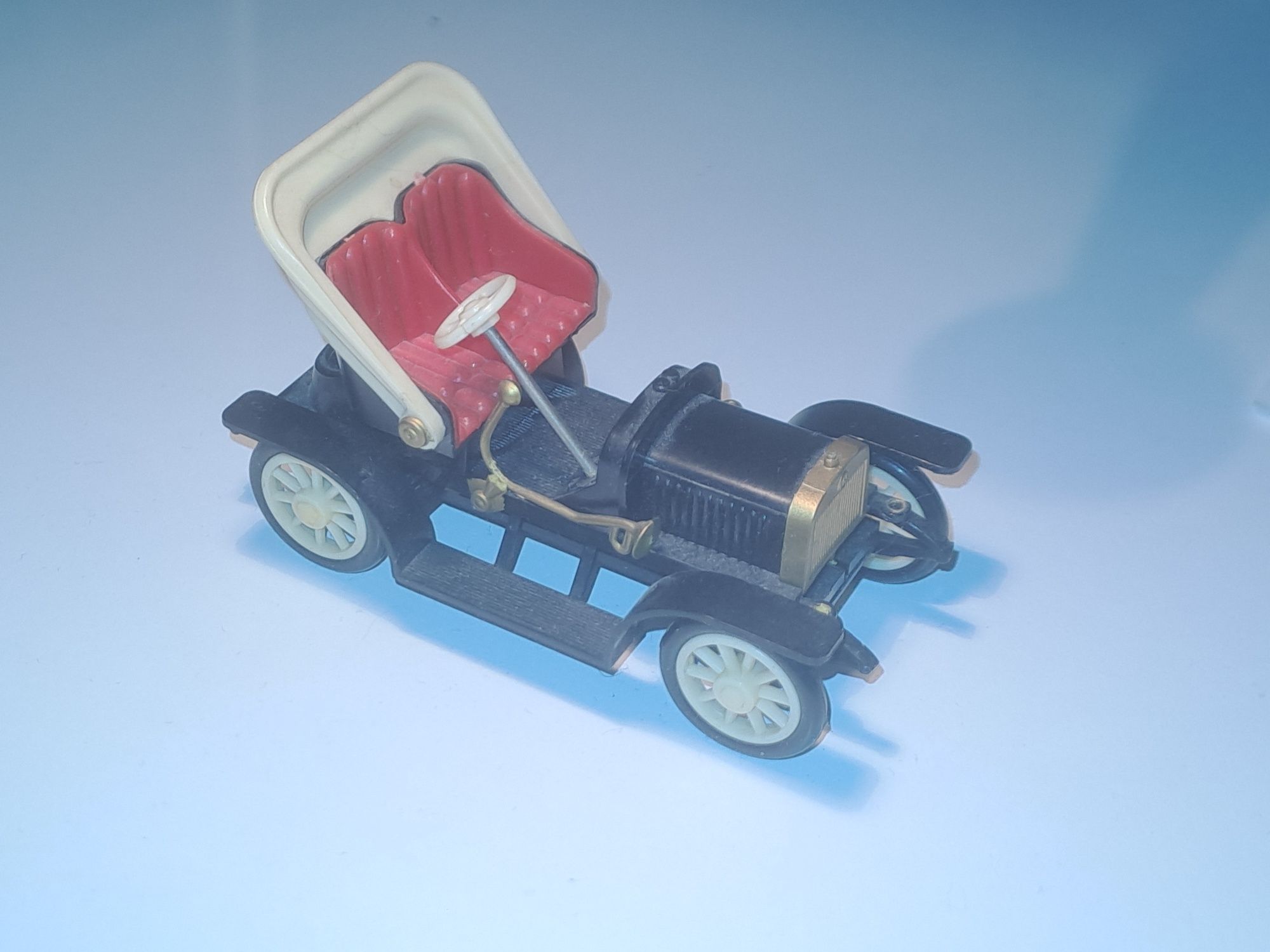 Laurint & Klement model firmy IGRA, (pamiątka PRL)