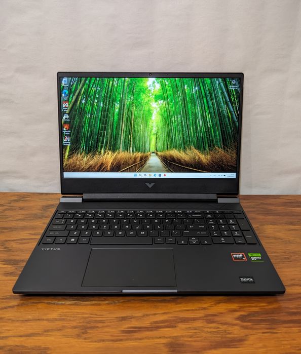 HP Victus 15 RTX4060 R7 8845HS 16RAM 1TB ssd