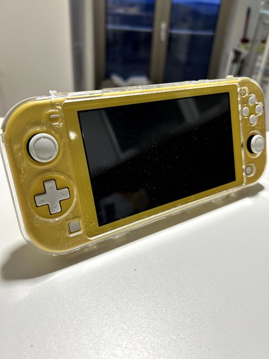 Nintendo Switch Lite – Amarela (32GB) – Rigorosamente Como Nova!