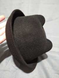 Шляпа чёрная с ушками.
