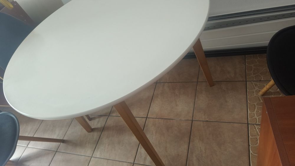 Stół okrągły biały