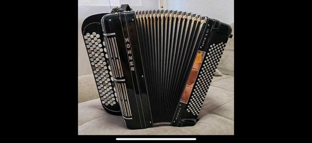 Hohner Morino Artiste XII, Gryf C – akordeon guzikowy, 8 rzędów basów