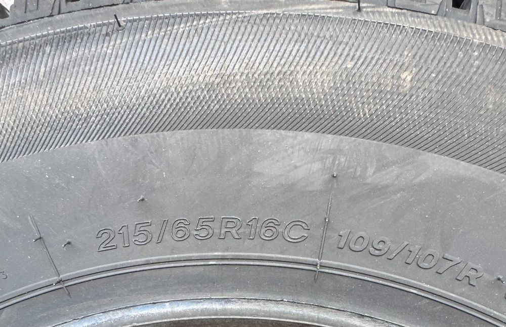 Посилена зимова шина Lassa WINTUS 2. 225/75R16C 121/120R - 2025 року