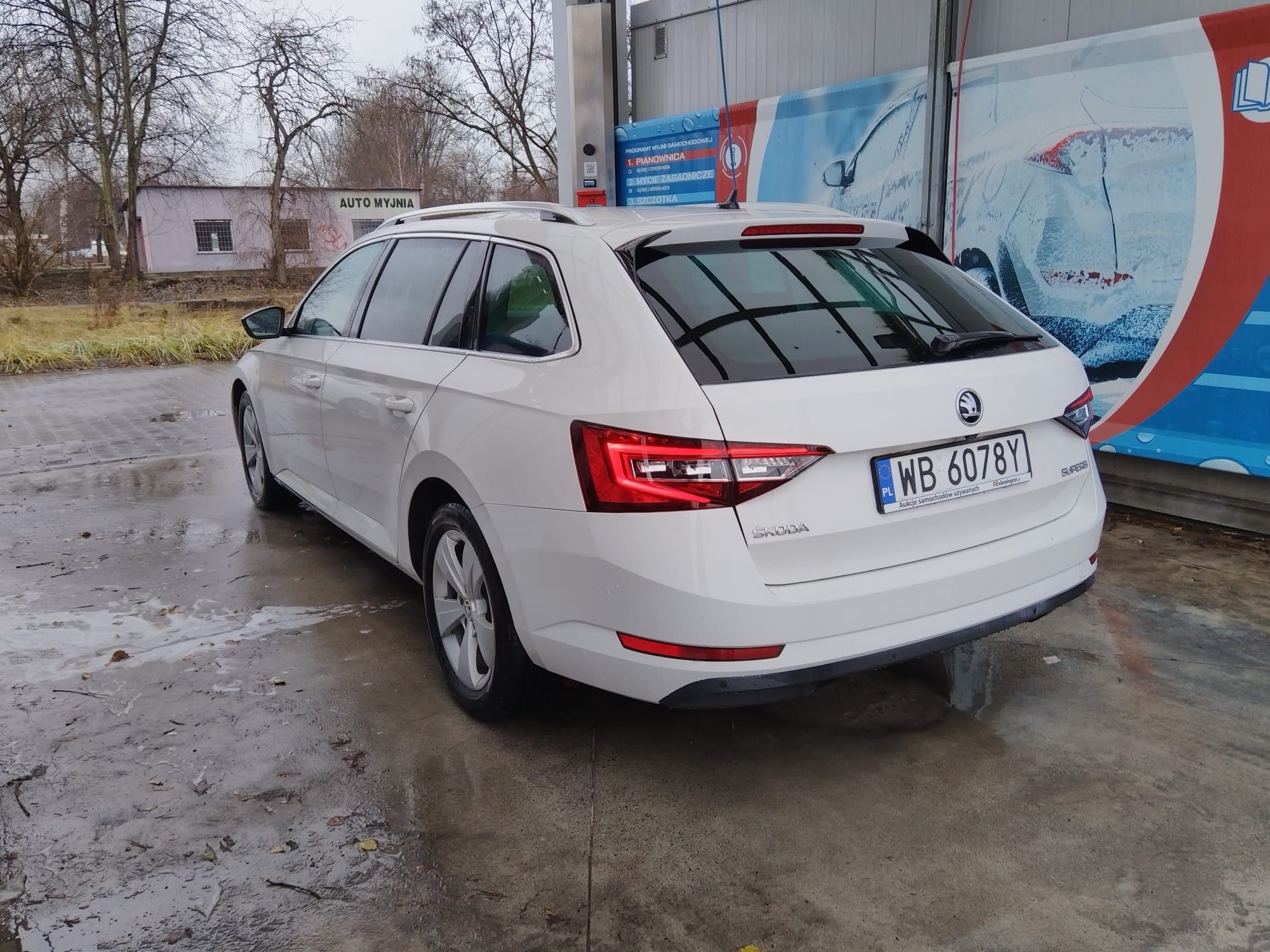 Wynajem Skoda SuperB 2.0tdi Automat