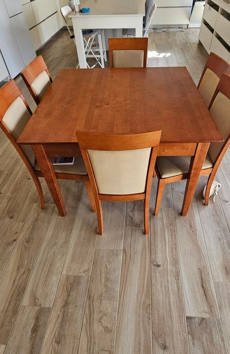 Mesa extensível em madeira maciça de cerejeira  e 6 cadeiras