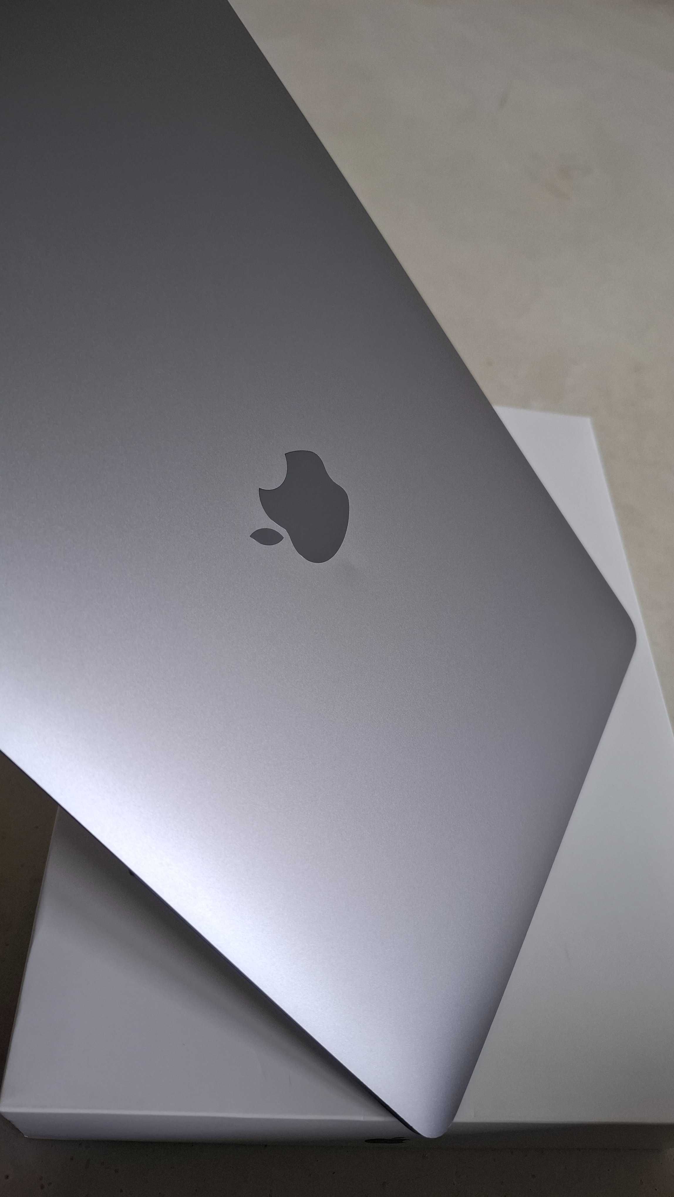Macbook Air M1 (2020) | 512GB | 8GB Ram