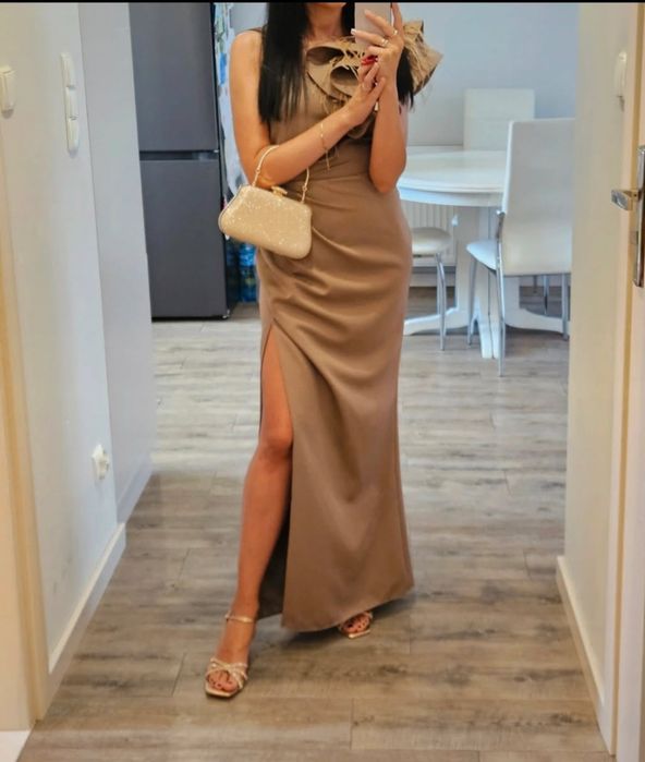 Sukienka piękna elegancka bicotone