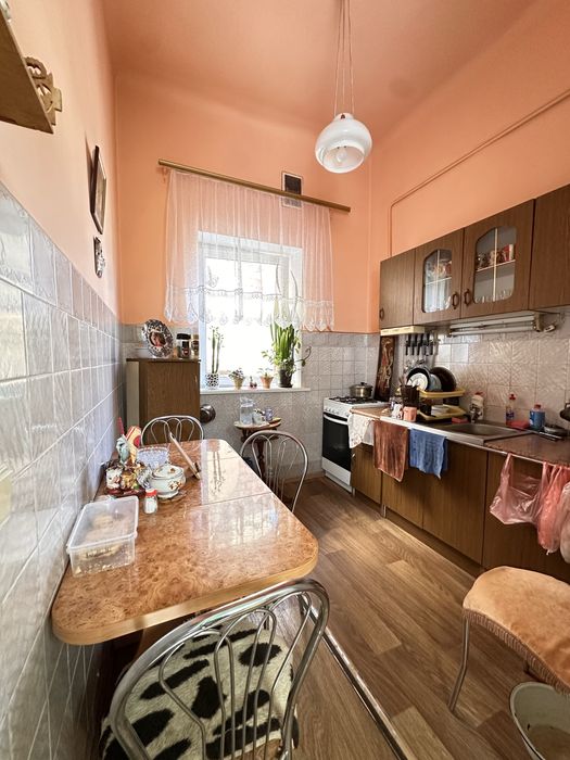 Для 2х—3-х дівчат студенток,вул Університетська, поруч ЧНУ, ОНЮА, БДМУ