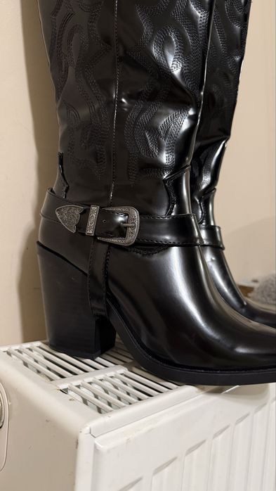 Чоботи лак жіночі ковбойки 37-37,5р